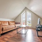 Seahouse With Panoramic Sea View *